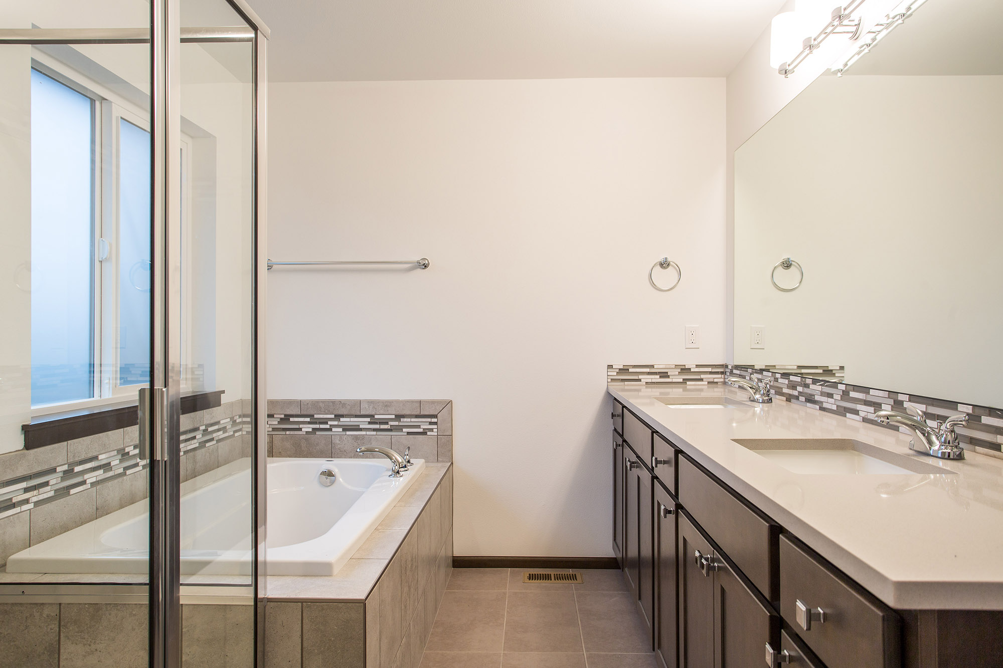 Master bathroom soaking tub